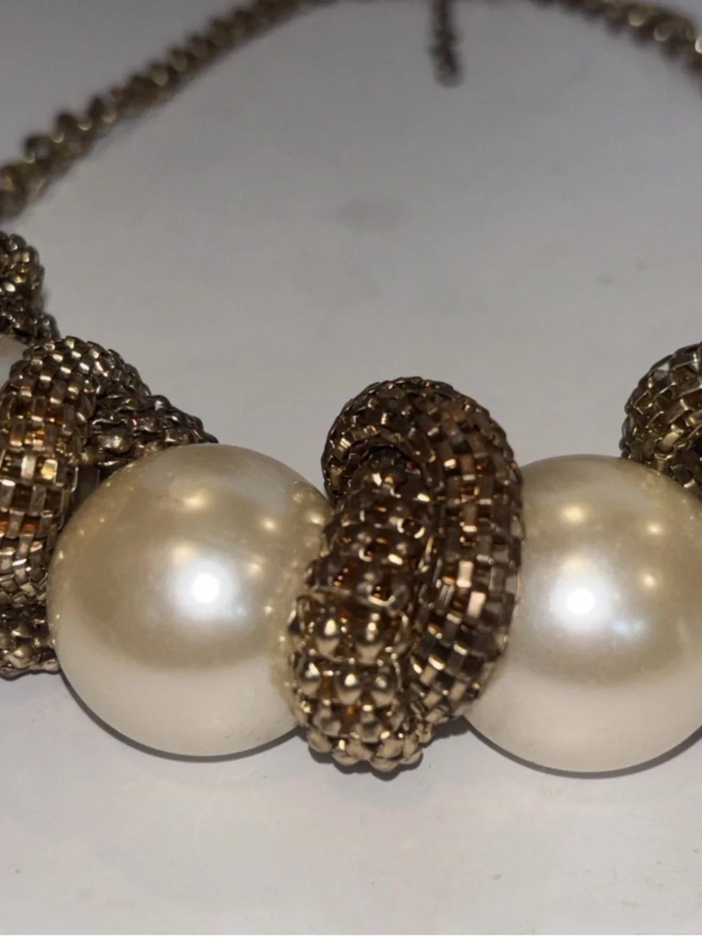 Vintage 80s‎ Hugh Chunky Runway Faux Pearl Gold Tone Mesh Snake Chain Necklace